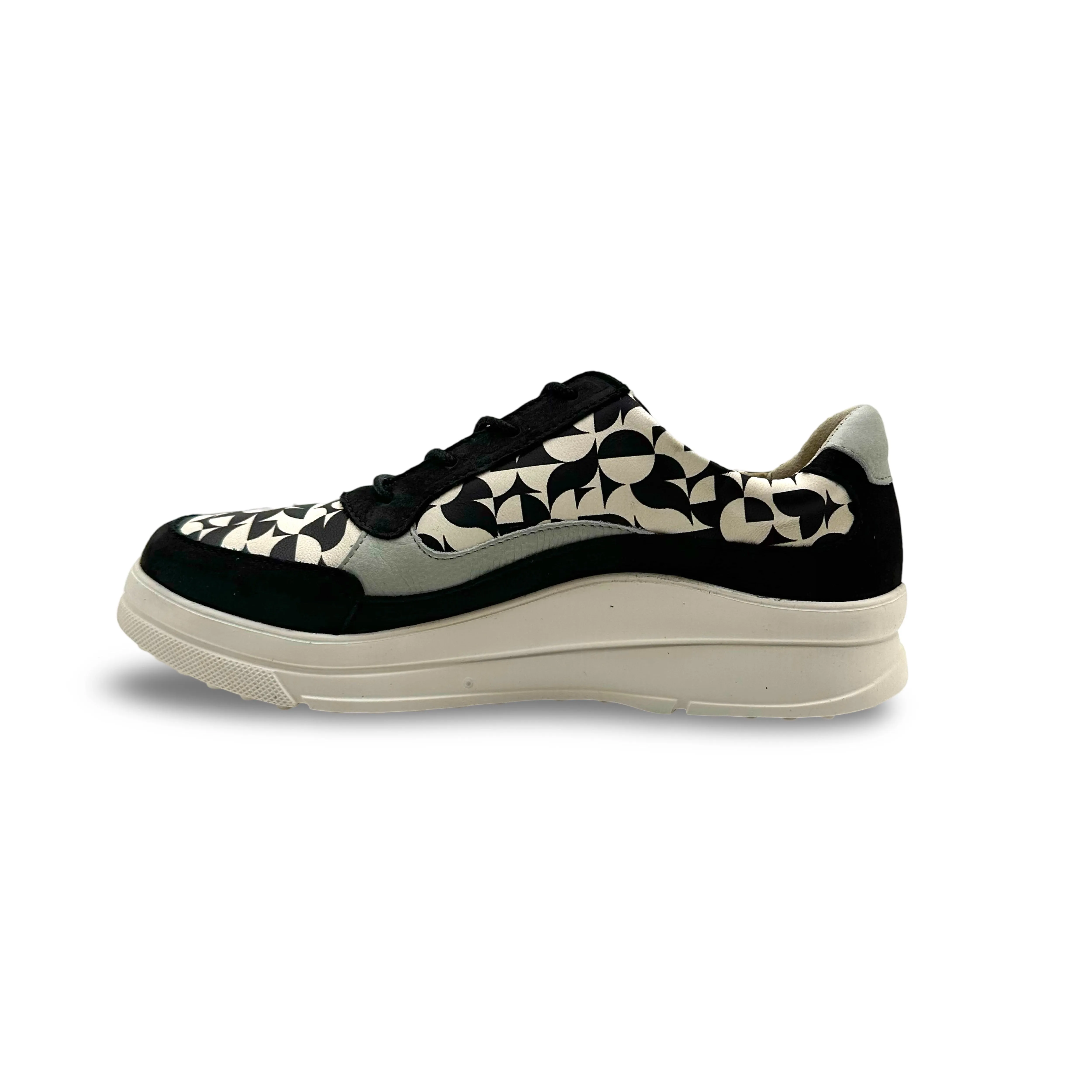 DAPHNE Black & White Sneaker