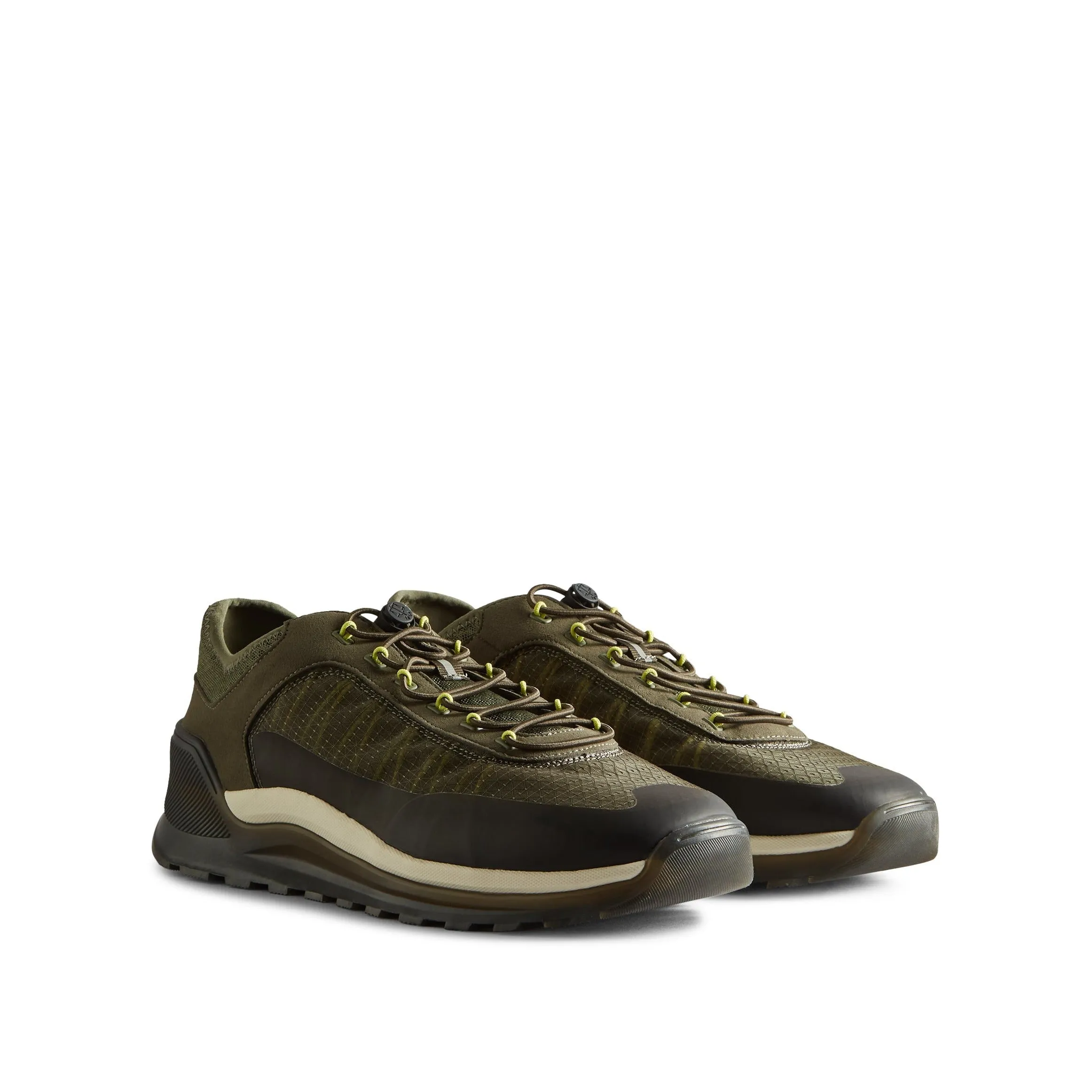 Hunter Traveller Trainer
