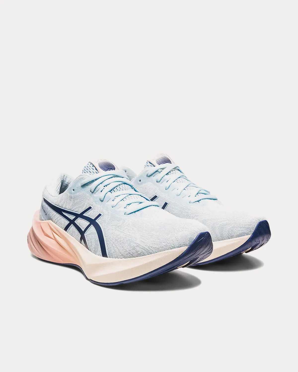 Novablast 3 Sky / Cream Running Shoes