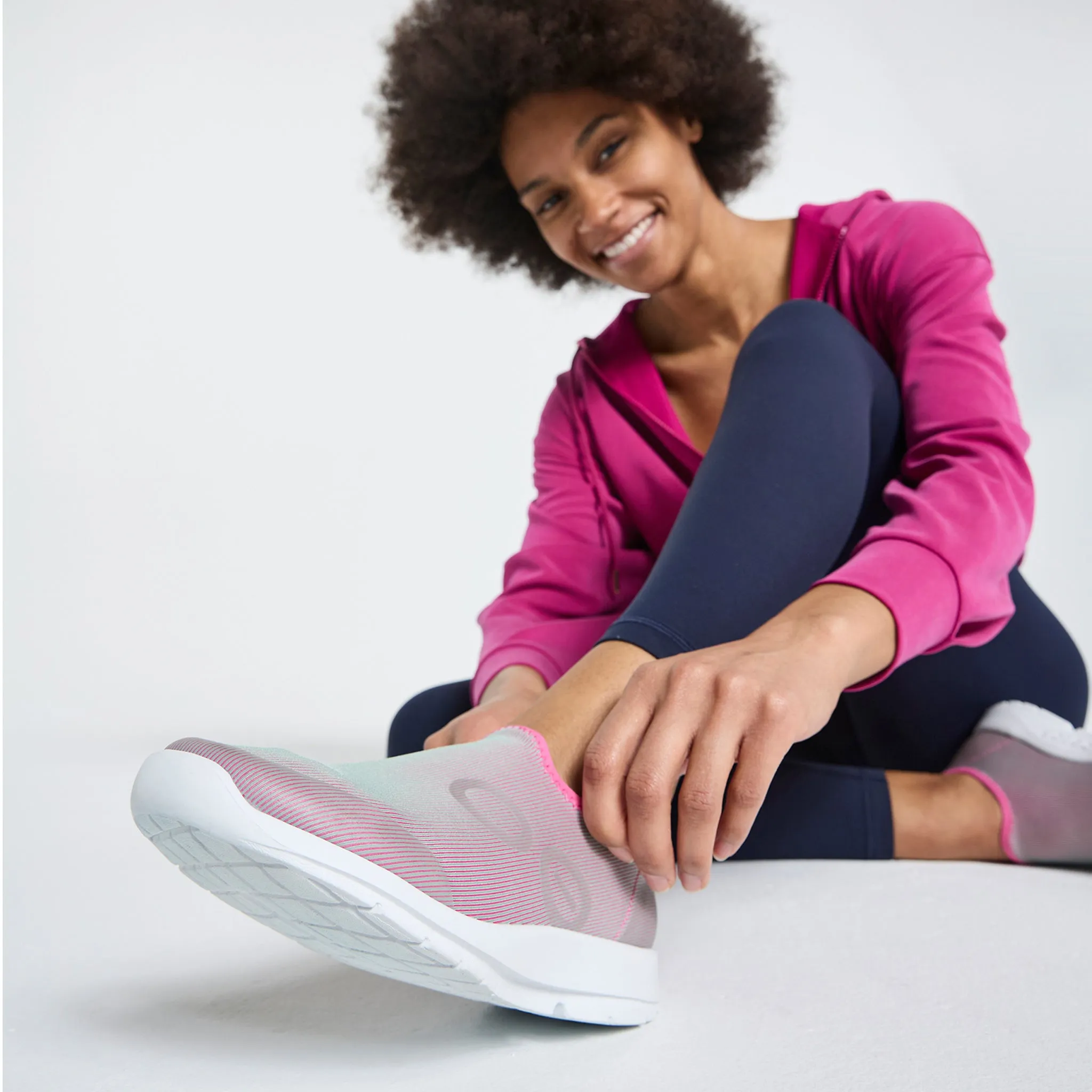 Oofos OOmg Sport Shoe Women's White Fuchia